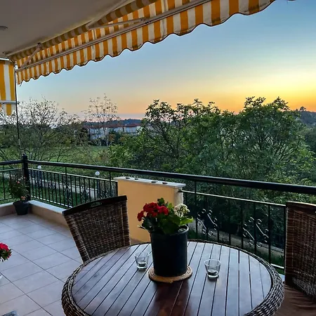 Cosy Summer Retreat *